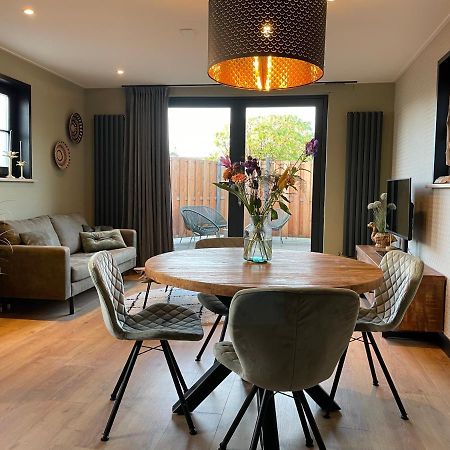De Heerlykheid Wemeldinge, Vlak Bij Strand En Bos, Ruime Vakantiewoning Met Eigen Patio In De Karakteristieke Dorpsstraat Bagian luar foto